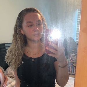 Meet your Posher, Ariel